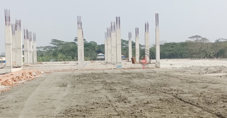 ১৯ মাসেও আলোর মুখ দেখেনি কুয়াকাটা বাস টার্মিনাল