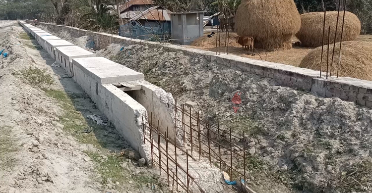 ১৯ মাসেও আলোর মুখ দেখেনি কুয়াকাটা বাস টার্মিনাল