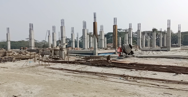 ১৯ মাসেও আলোর মুখ দেখেনি কুয়াকাটা বাস টার্মিনাল