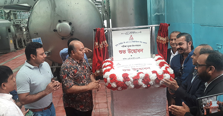 উৎপাদনে ফিরলো সিঅ্যান্ডএ টেক্সটাইল