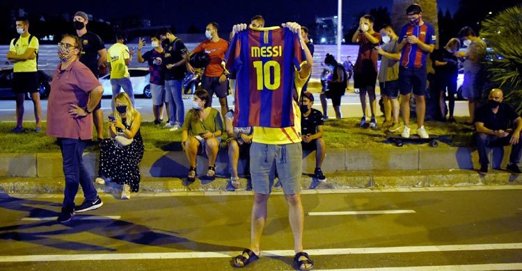 Barcelona fans descend on Camp Nou in Messi exit outrage