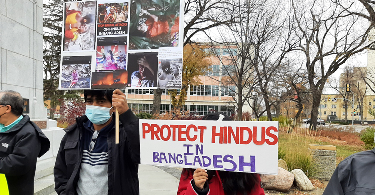সহিংসতার প্রতিবাদে কানাডায় মানববন্ধন