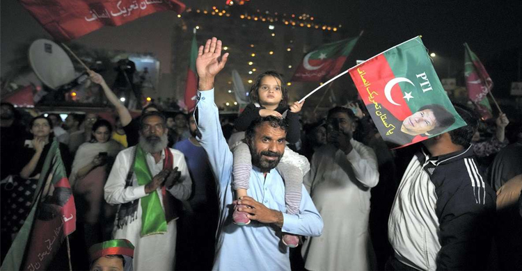 শুরু হচ্ছে ইমরান খানের ‘জেল ভরো’ আন্দোলন