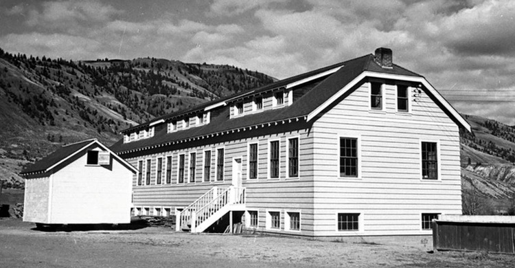 Remains of 215 children found at Canadian school