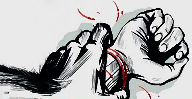 চা-নাস্তা দিতে গেলে ধর্ষণের চেষ্টা