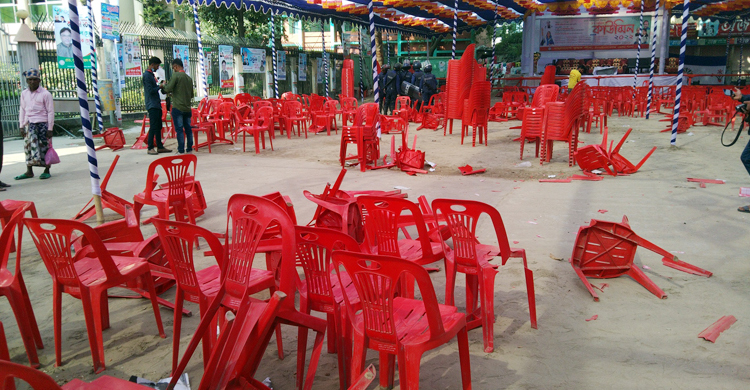 মঞ্চে বসা নিয়ে দুই গ্রুপের সংঘর্ষ, কৃষক লীগের সমাবেশ পণ্ড