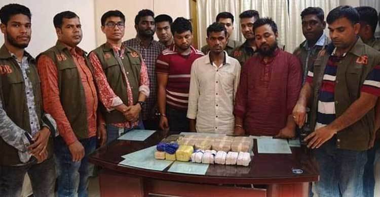 কক্সবাজারে ৭০ হাজার ইয়াবাসহ আটক ৪