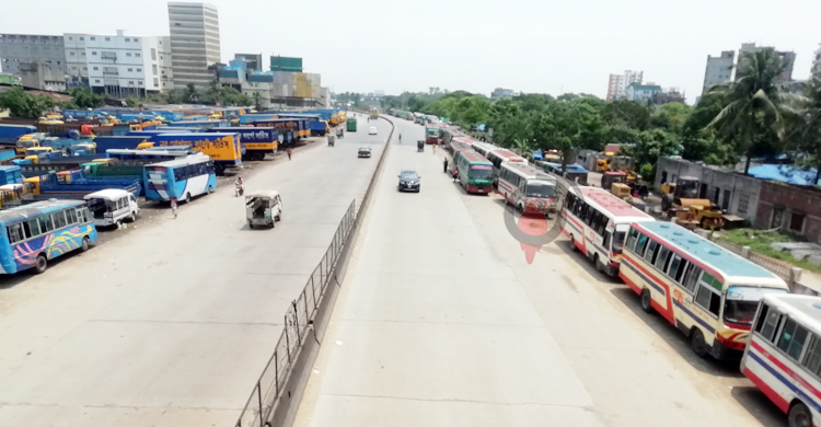যাত্রীর চাপ নেই ঢাকা-চট্টগ্রাম মহাসড়কে