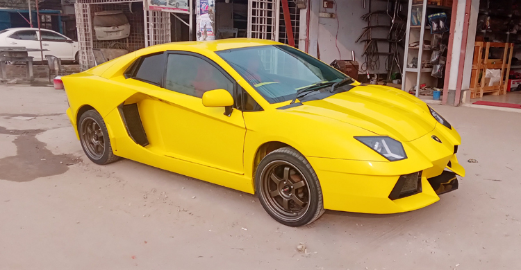 ময়মনসিংহের গ্যারেজ মিস্ত্রি বানালেন স্পোর্টস কার, খরচ ১৫ লাখ