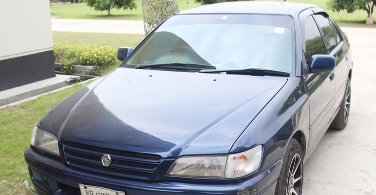 প্রাইভেটকারে মিললো ৪০০ বোতল ফেনসিডিল, যুবক আটক