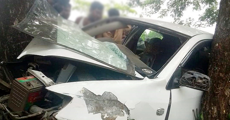 সড়ক দুর্ঘটনায় নির্বাহী ম্যাজিস্ট্রেটের শ্বশুর-শাশুড়ির মৃত্যু