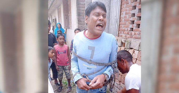 ঝগড়ার সময় মাকে পিটিয়ে মারলেন ছেলে