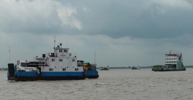 ১২ ঘণ্টা পর দৌলতদিয়া-পাটুরিয়ায় ফেরি চলাচল শুরু