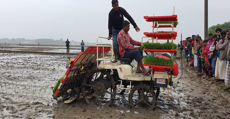 কৃষিযন্ত্রের বাজার বাড়ছে