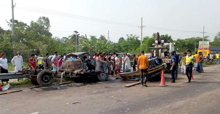 মুন্সিগঞ্জে বাস-পিকআপের সংঘর্ষে ব্যবসায়ী নিহত