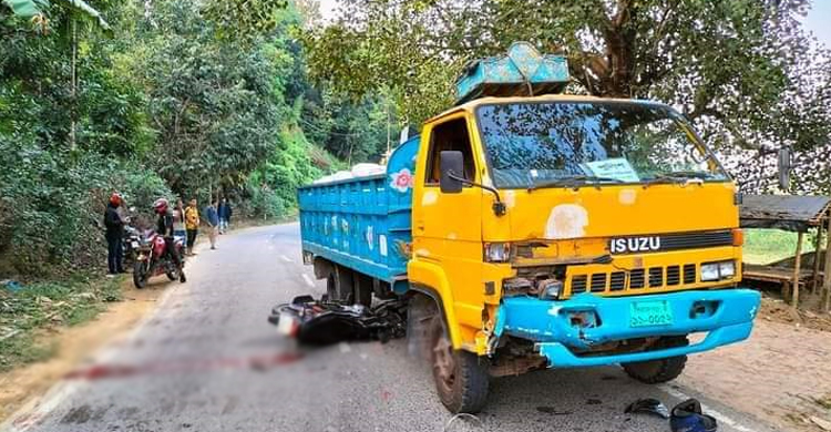 কাপ্তাইয়ে ট্রাকের চাকায় পিষ্ট হয়ে মোটরসাইকেল আরোহী নিহত