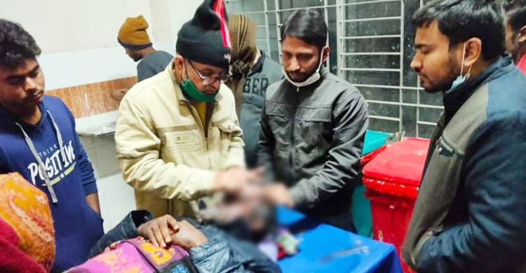 যৌতুক না দেওয়ায় শ্বশুরসহ চারজনকে পিটিয়ে জখম