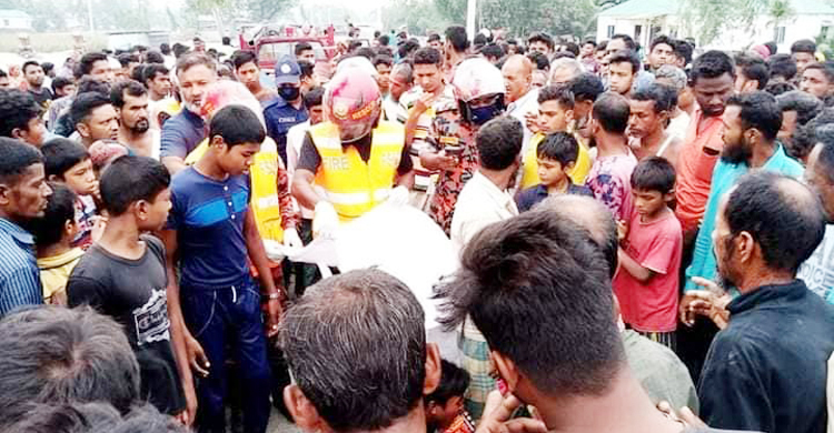 লালমনিরহাটে ট্রাকচাপায় দুই ভ্যানযাত্রী নিহত