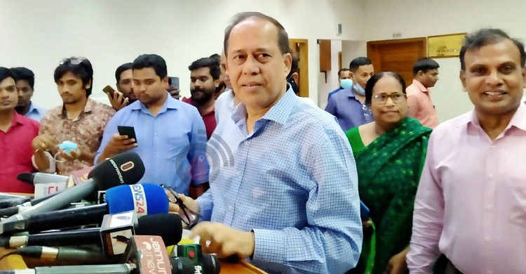 ভোট বন্ধ করে কোনো চাপ অনুভব করছি না: সিইসি