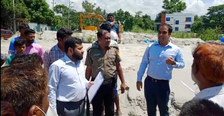 যত্রতত্র বালু রেখে বিক্রি, সাত প্রতিষ্ঠানকে ৭ লাখ টাকা জরিমানা
