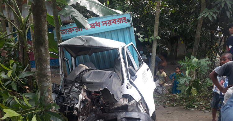 তেলবাহী লরি-পিকআপের সংঘর্ষে চালক নিহত