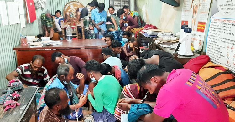 মেঘনা নদীতে জাটকা ধরায় ৩০ জেলের সাজা