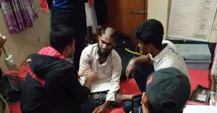 মাদরাসাছাত্রকে বলাৎকারের অভিযোগে শিক্ষক গ্রেফতার