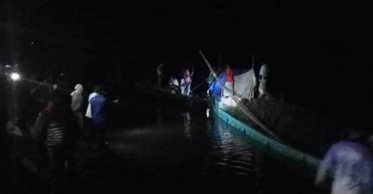 ট্রলার ডুবির ৫ দিন পর নিখোঁজ শিশুর মরদেহ উদ্ধার