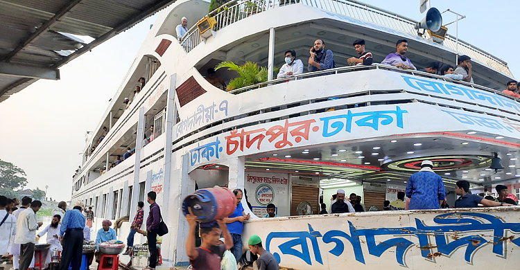 চাঁদপুরে লঞ্চ চলাচল স্বাভাবিক