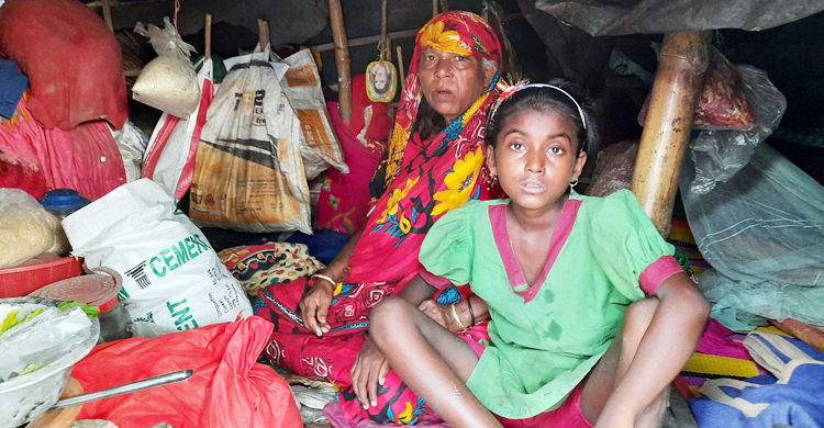 তাঁবুতেই ১৫ বছর