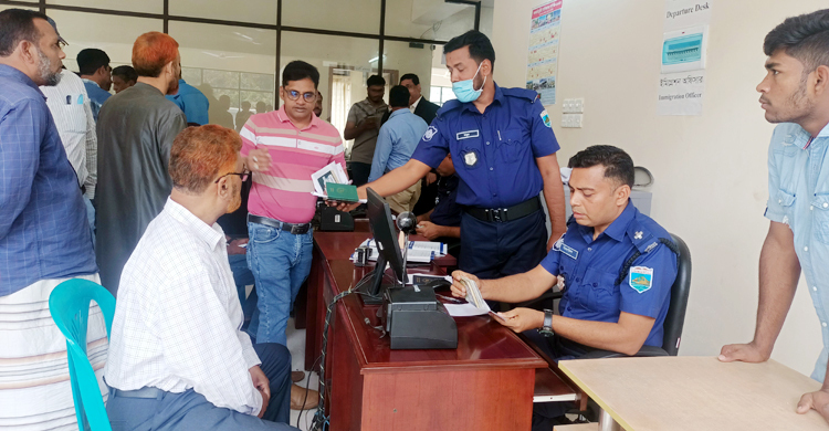 তিন বছর পর চালু সোনামসজিদ ইমিগ্রেশন