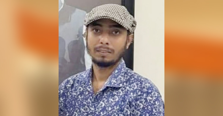 চাঁপাইনবাবগঞ্জে ফেনসিডিলসহ ছাত্রলীগ নেতা আটক