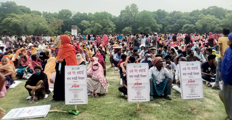 শিবগঞ্জে খাদ্য সহায়তা পেলেন ১৫ হাজার মানুষ