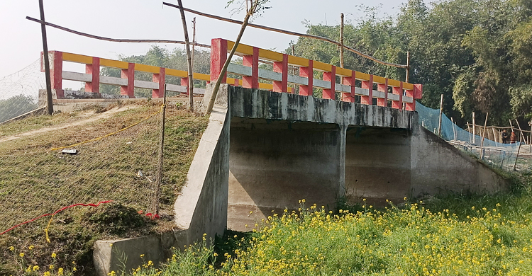 কাজেই আসছে না ২৫ লাখ টাকার কালভার্ট