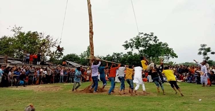 ঠাকুরগাঁওয়ে চড়ক পূজা অনুষ্ঠিত