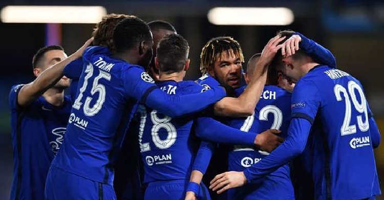 Chelsea reach Champions League last eight