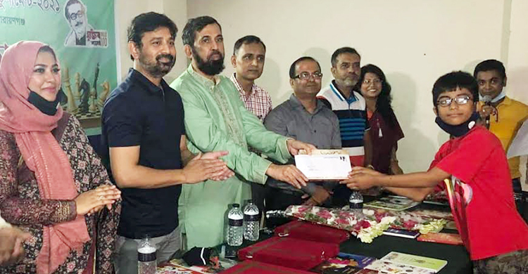 মনন রেজা নীড় অপরাজিত চ্যাম্পিয়ন