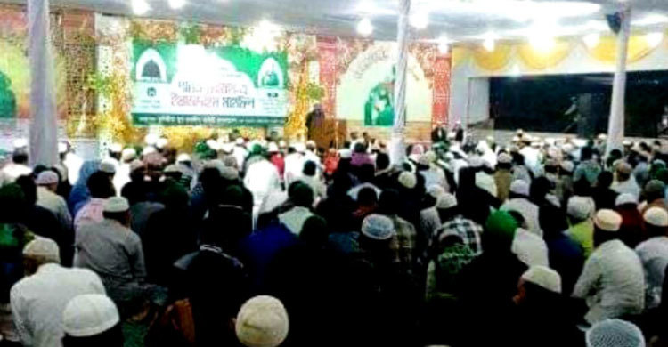 চট্টগ্রামে মুনিরীয়ার ফাতেহা ইয়াজদাহুম মাহফিলে নবীপ্রেমিকের ঢল
