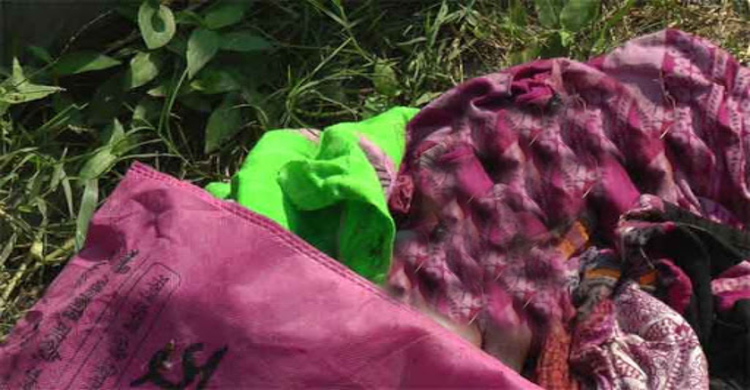 অভাবের অজুহাতে খালের পাড়ে নবজাতককে রেখে গেল বাবা-মা