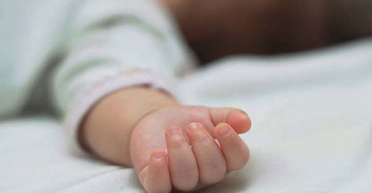 চার মাসের শিশুসন্তানকে মায়ের গলাটিপে হত্যা