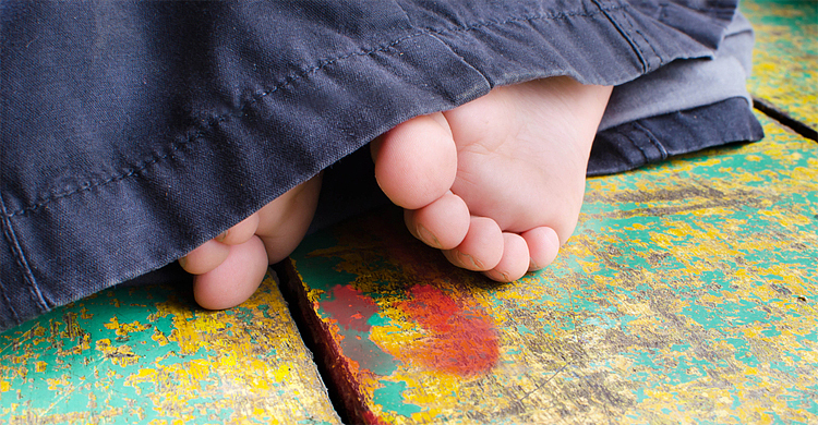 খেলতে গিয়ে প্রাণ গেল দেড় বছরের শিশুর