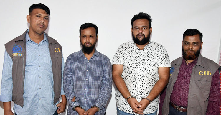 চীন থেকে মালামাল আনার আশ্বাসে টাকা নিয়ে পালিয়ে যেতেন তারা