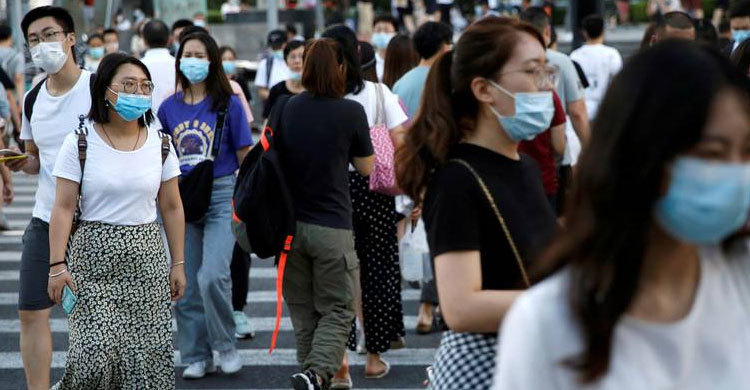 Mainland China reports 8 new COVID-19 cases versus 10 a day earlier