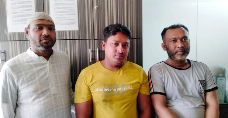 সৌদিতে চুরি করতেন গাড়ি, দেশে ফিরে মোবাইল ফোন