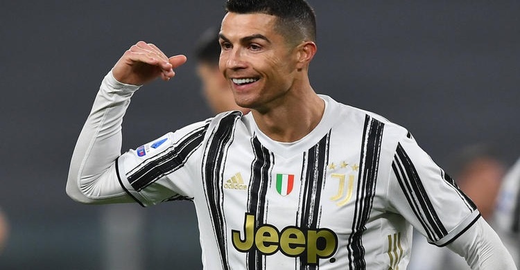 Evergreen Ronaldo lifts Juventus to third in Serie A