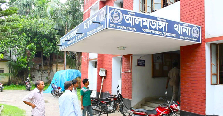 ধর্ষণে ব্যর্থ হয়ে গৃহবধূকে মারধরের অভিযোগ আ’লীগ নেতার বিরুদ্ধে