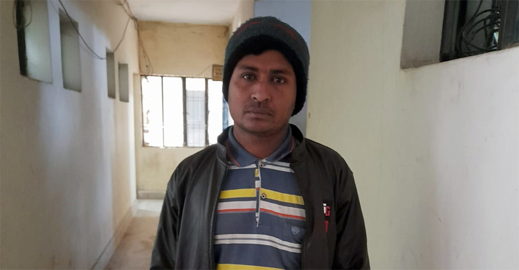 গোপনে স্কুলছাত্রীদের ভিডিও ধারণ করে টিকটকে প্রকাশ করতেন চা দোকানি