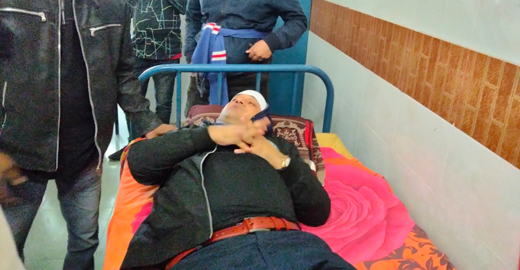 চুয়াডাঙ্গায় আওয়ামী লীগের সম্মেলনে চেয়ার ছোড়াছুড়ি, আহত ৬