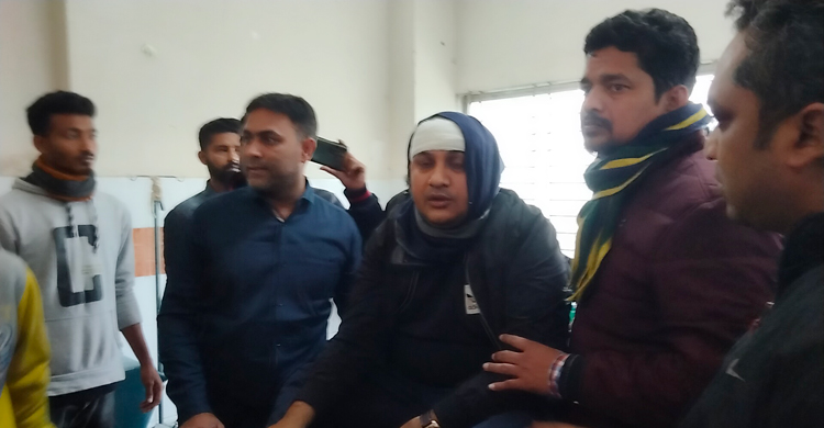 চুয়াডাঙ্গায় আওয়ামী লীগের সম্মেলনে চেয়ার ছোড়াছুড়ি, আহত ৬