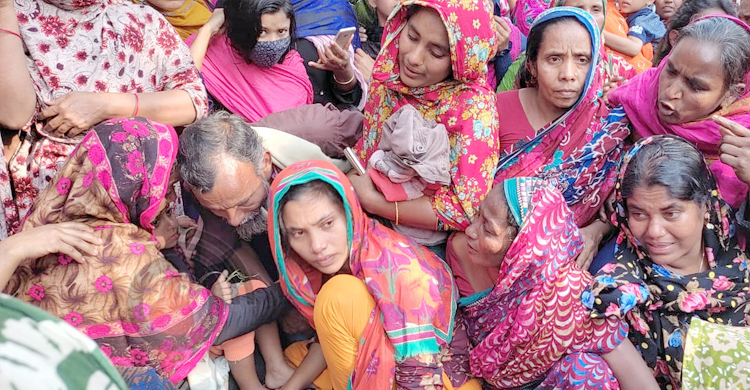 খেলার সময় শিশুকে গলা কেটে হত্যা করলো কিশোর